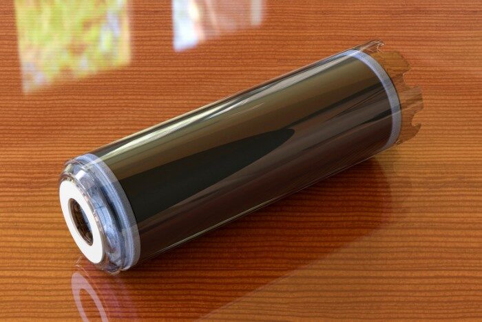 Single activated carbon filter cartridge for chlorine and chemical removal from tap water